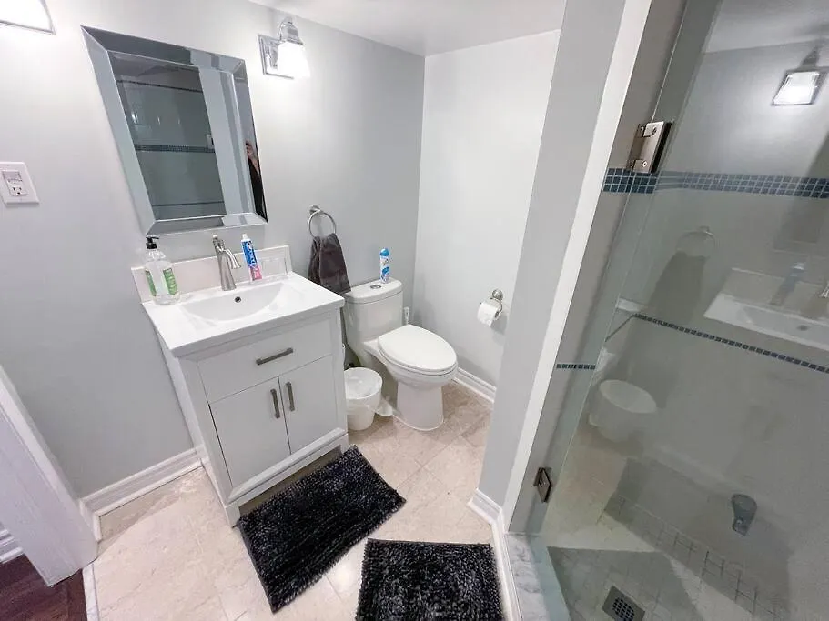 Apartment Spacious & Renovated 1Bd Suite W/Parking Toronto Canada