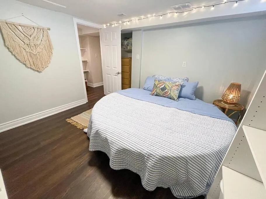 Apartment Spacious & Renovated 1Bd Suite W/Parking Toronto Canada